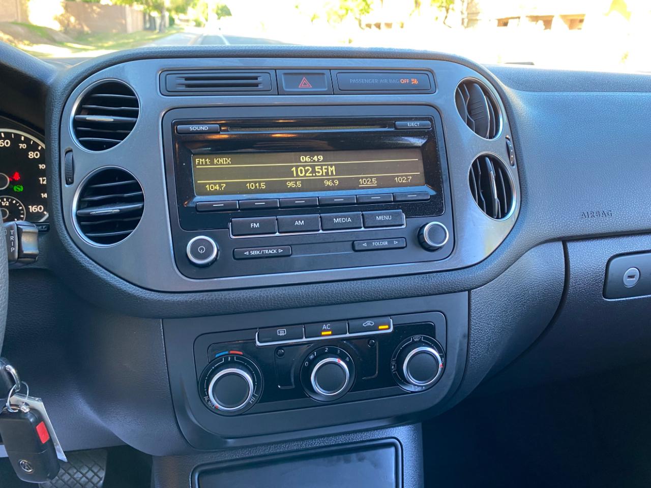 Volkswagen Tiguan 2WD 4dr Auto S 2012