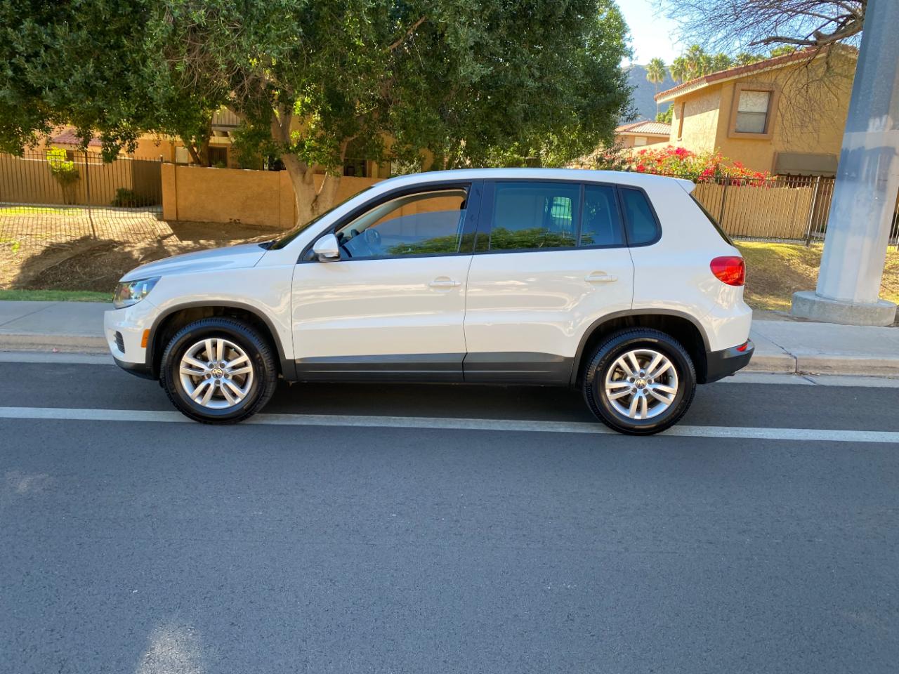 Volkswagen Tiguan 2WD 4dr Auto S 2012