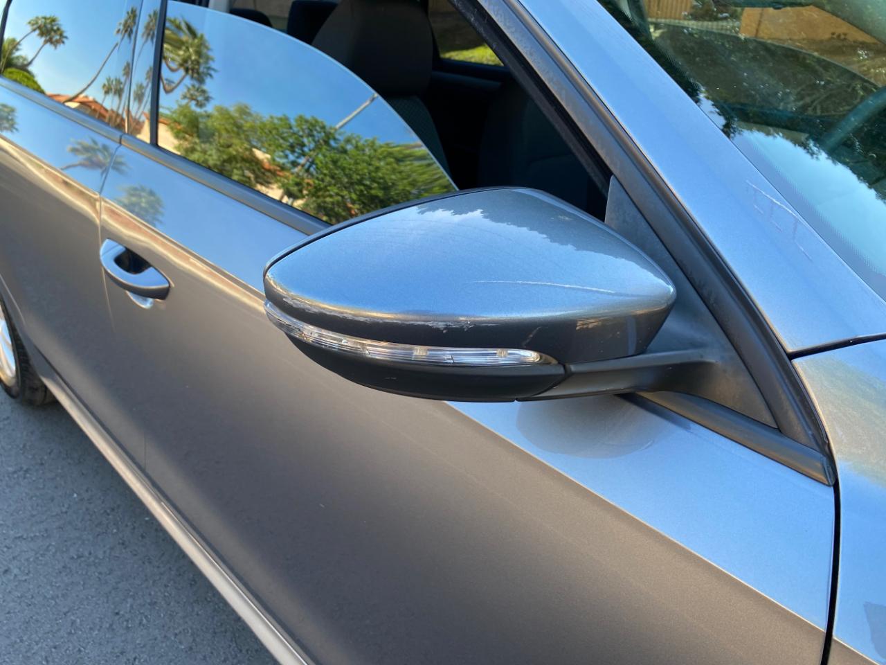 Volkswagen Passat 4dr Sdn 2.5L Auto S PZEV 2012