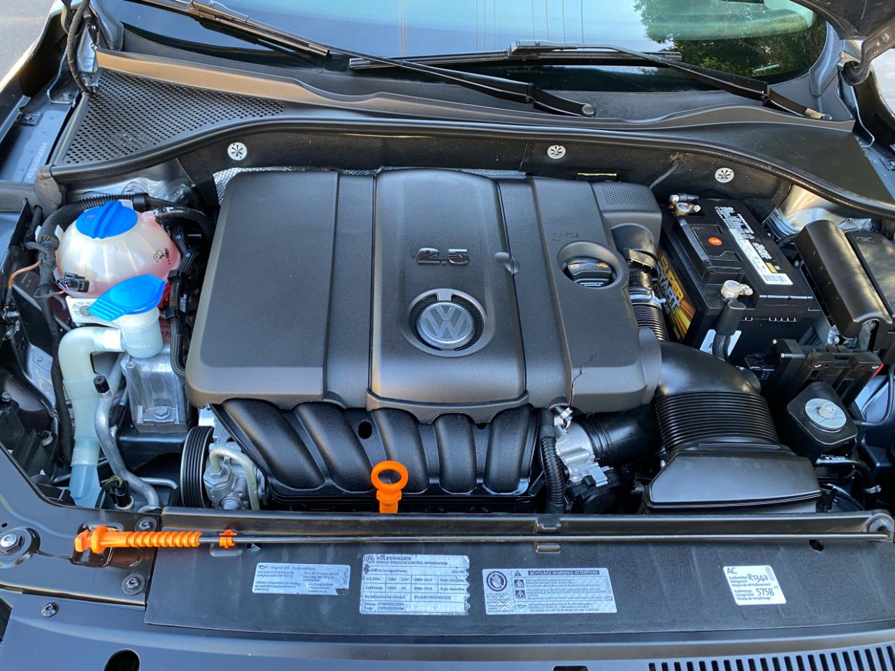 Volkswagen Passat 4dr Sdn 2.5L Auto S PZEV 2012