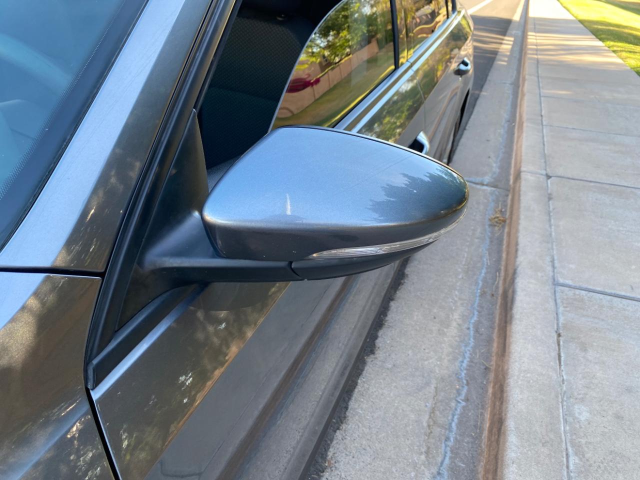 Volkswagen Passat 4dr Sdn 2.5L Auto S PZEV 2012