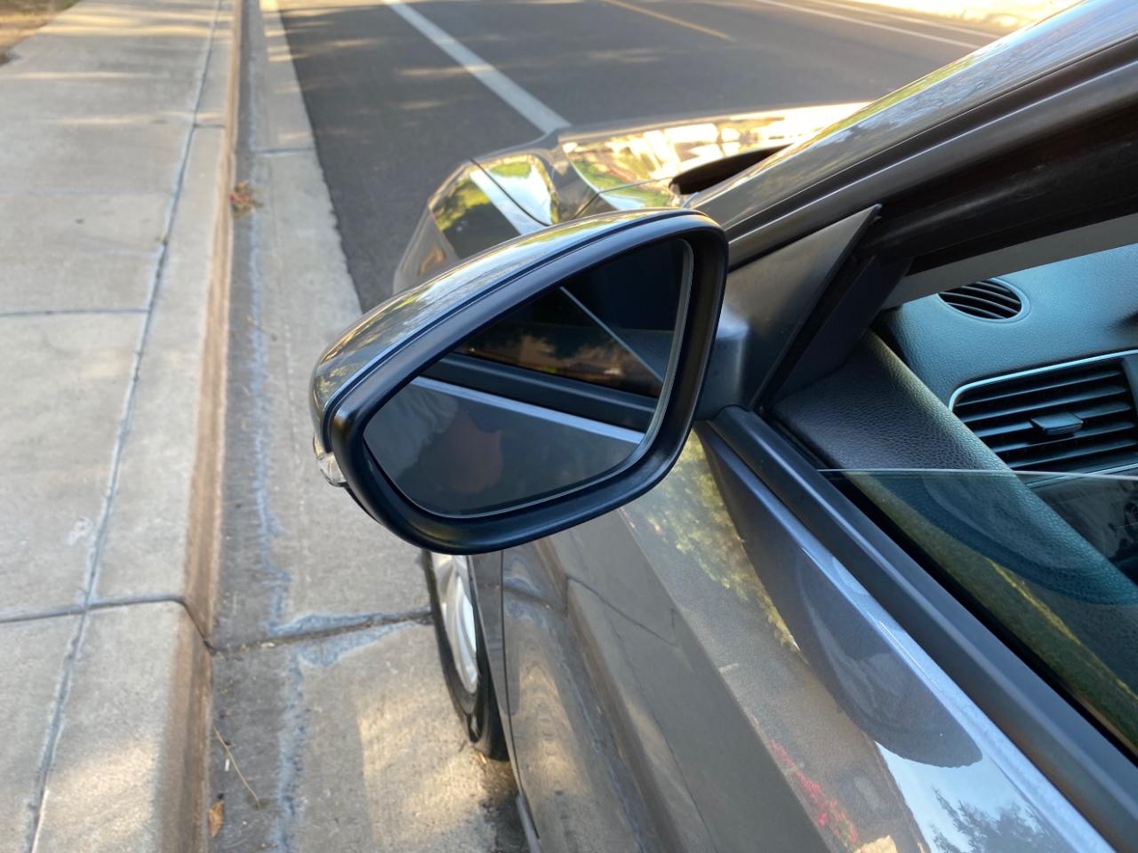 Volkswagen Passat 4dr Sdn 2.5L Auto S PZEV 2012