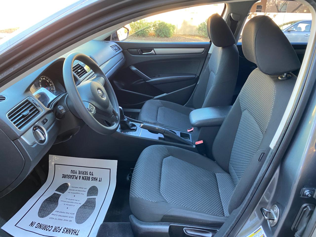 Volkswagen Passat 4dr Sdn 2.5L Auto S PZEV 2012