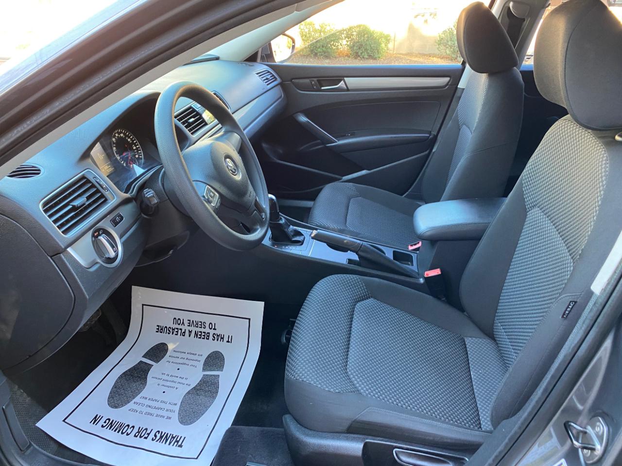 Volkswagen Passat 4dr Sdn 2.5L Auto S PZEV 2012