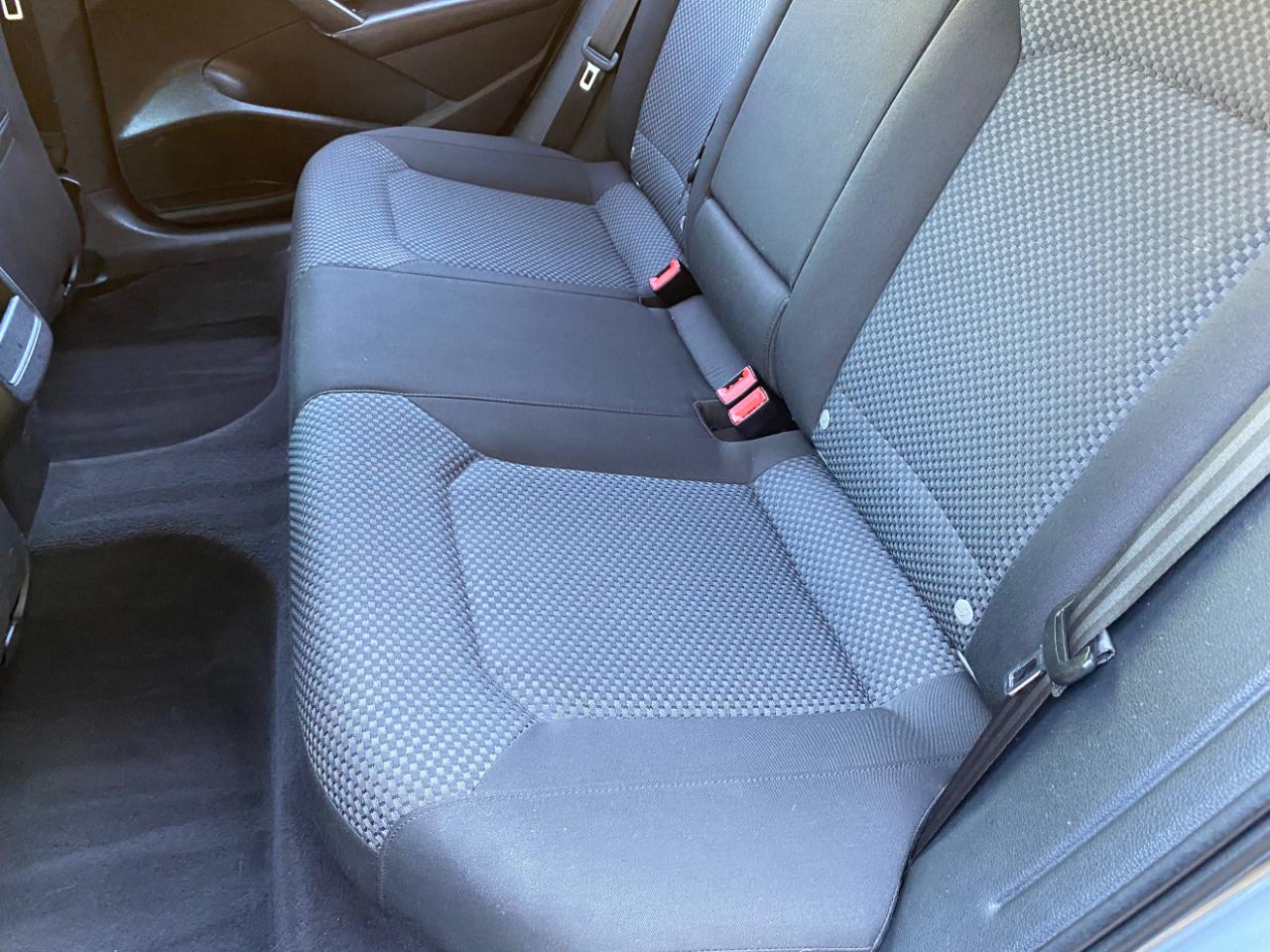 Volkswagen Passat 4dr Sdn 2.5L Auto S PZEV 2012