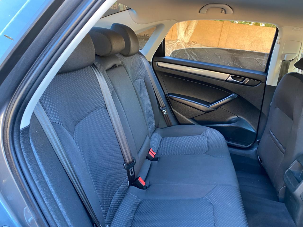 Volkswagen Passat 4dr Sdn 2.5L Auto S PZEV 2012