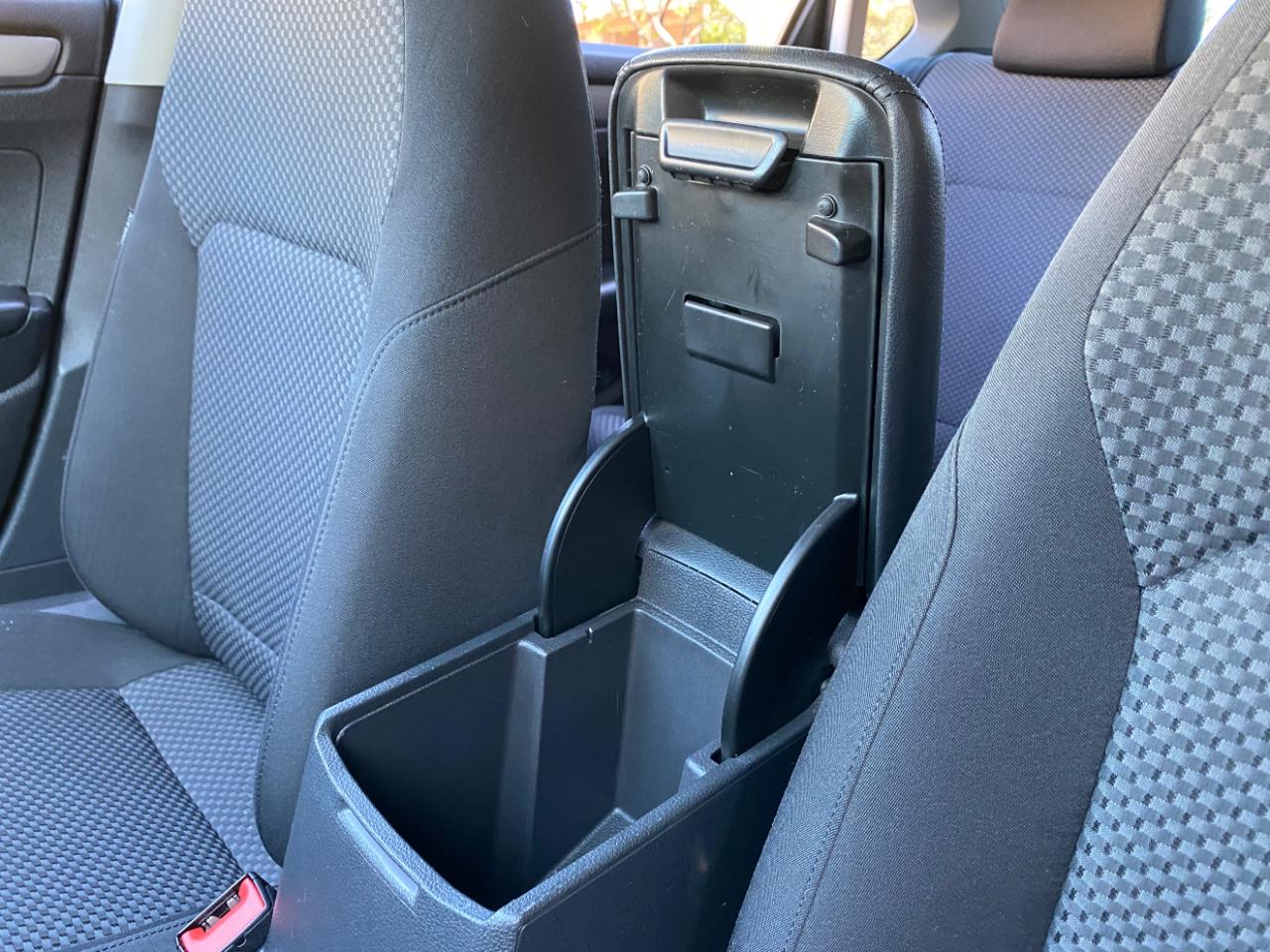 Volkswagen Passat 4dr Sdn 2.5L Auto S PZEV 2012