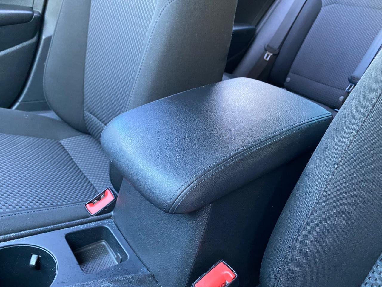 Volkswagen Passat 4dr Sdn 2.5L Auto S PZEV 2012