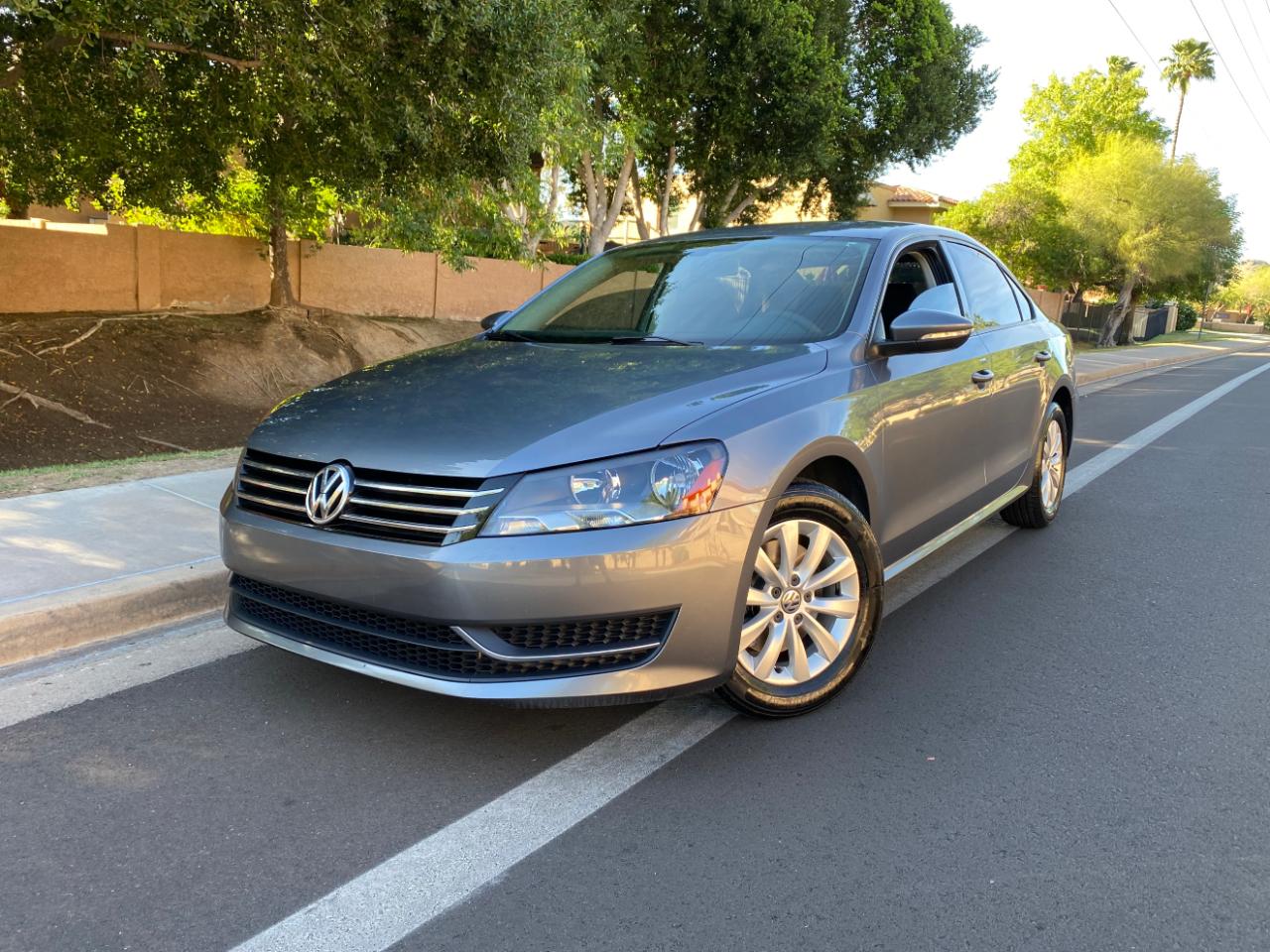 Volkswagen Passat 4dr Sdn 2.5L Auto S PZEV 2012