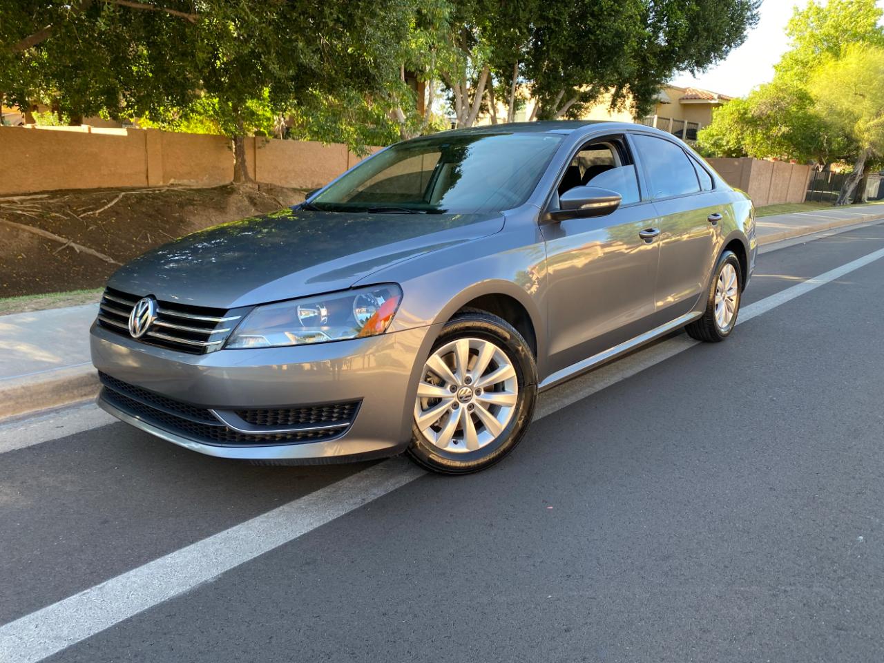 Volkswagen Passat 4dr Sdn 2.5L Auto S PZEV 2012