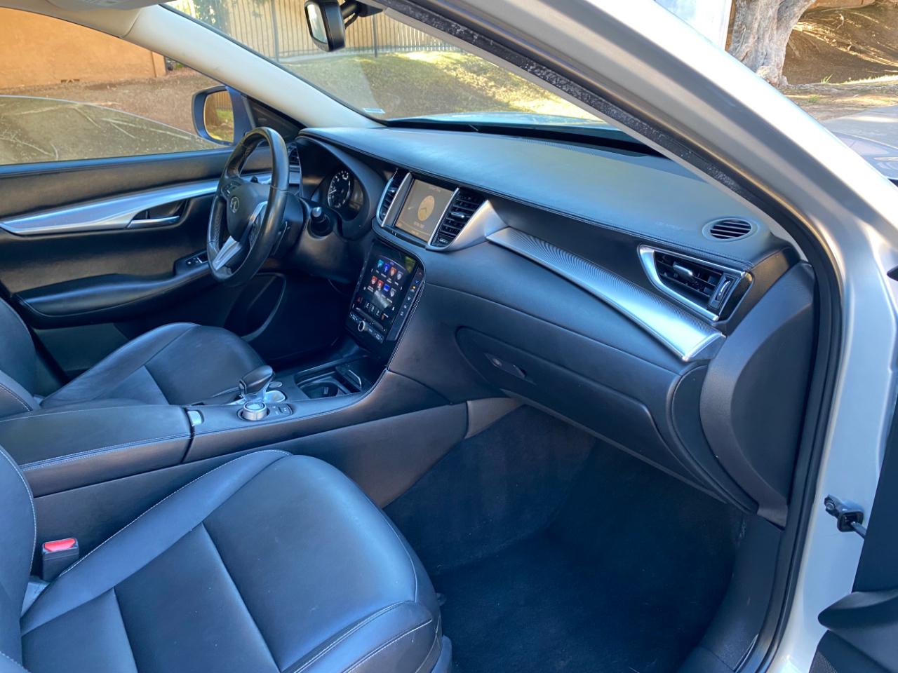 Infiniti QX50 LUXE FWD 2019