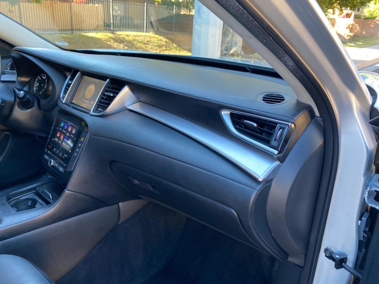 Infiniti QX50 LUXE FWD 2019