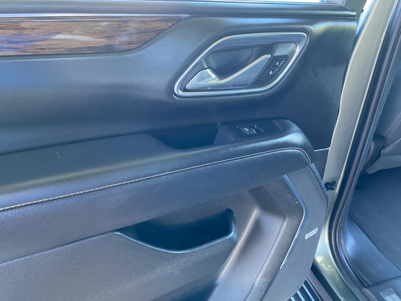 Chevrolet Suburban 4WD 4dr Premier 2023