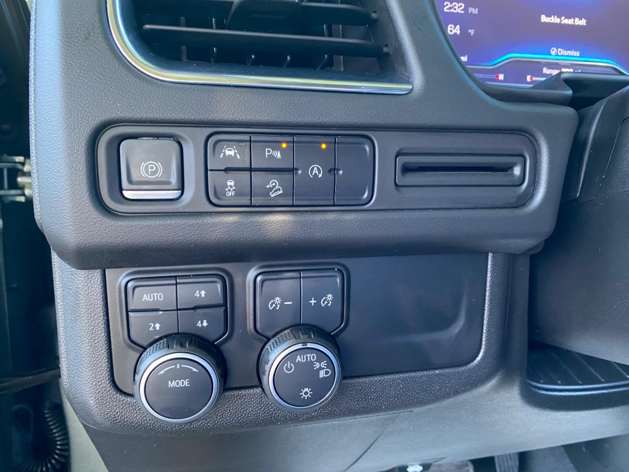 Chevrolet Suburban 4WD 4dr Premier 2023