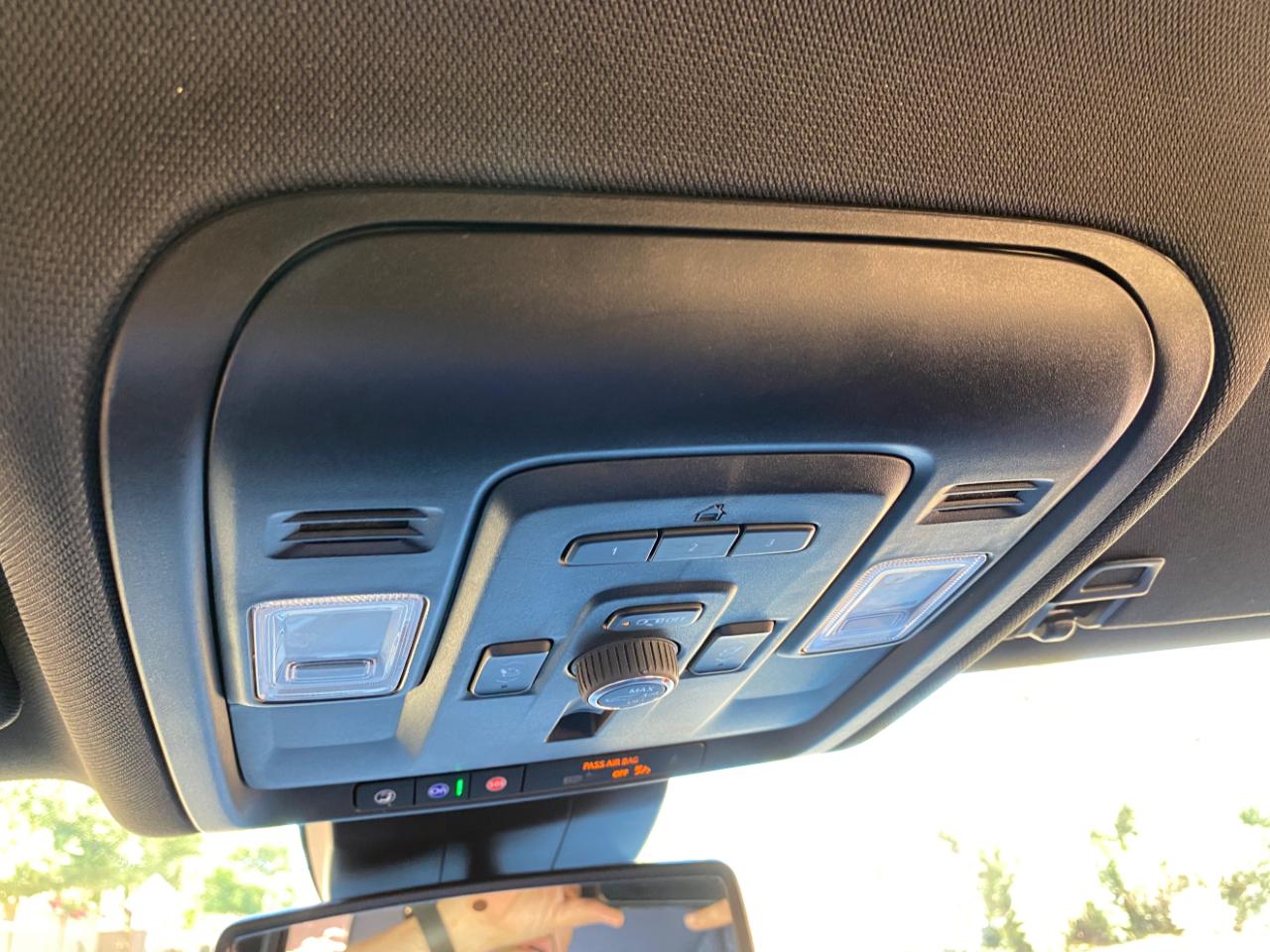 Chevrolet Suburban 4WD 4dr Premier 2023