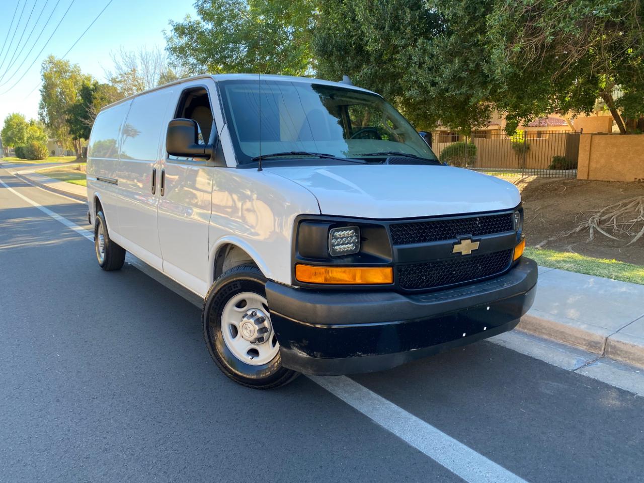 Chevrolet Express Cargo Van RWD 3500 155" 2017