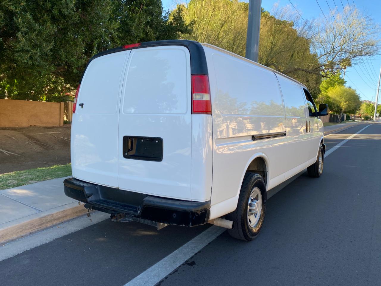 Chevrolet Express Cargo Van RWD 3500 155" 2017