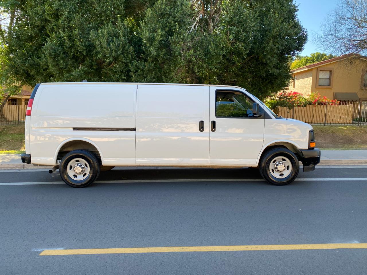 Chevrolet Express Cargo Van RWD 3500 155" 2017
