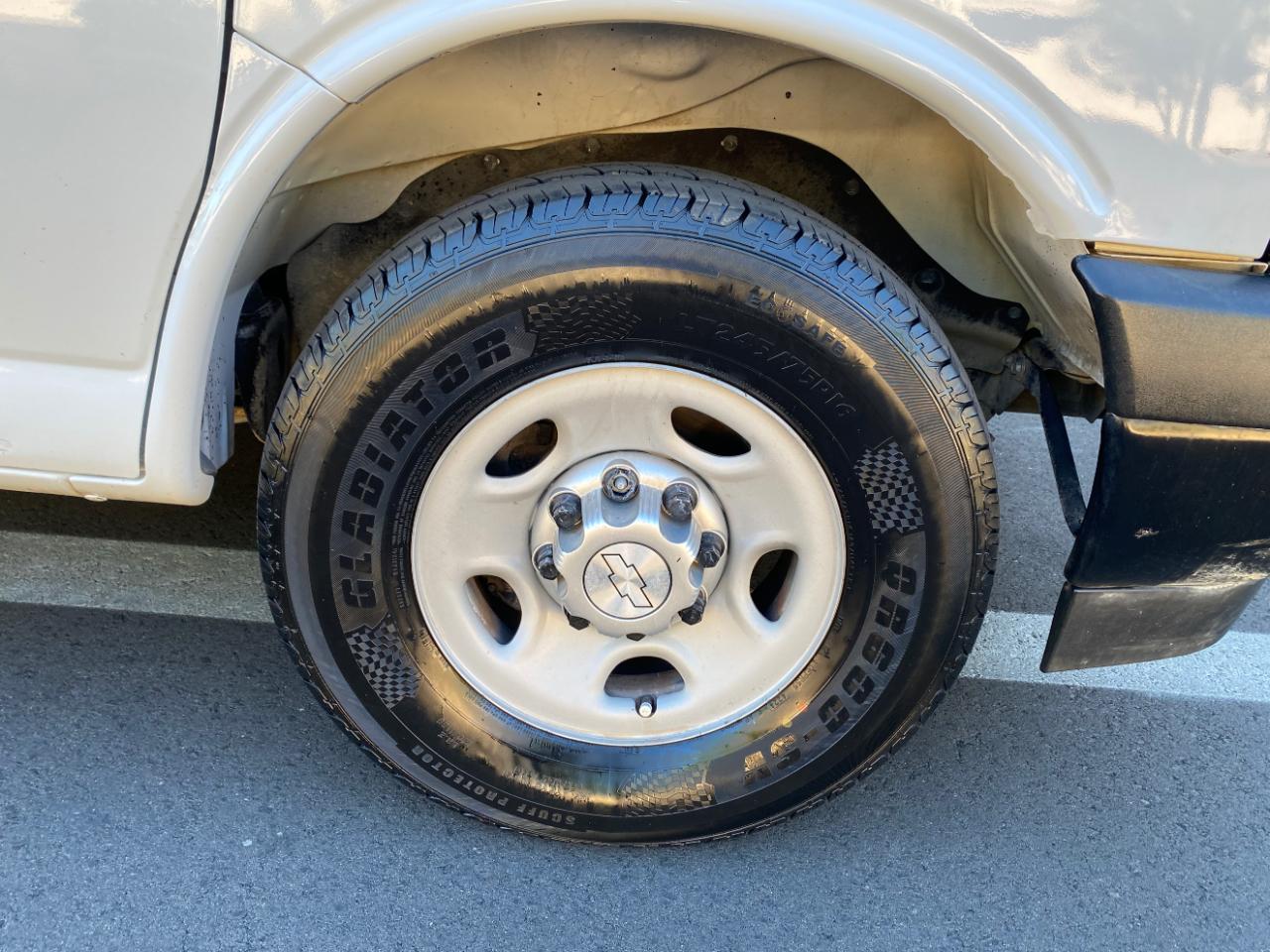 Chevrolet Express Cargo Van RWD 3500 155" 2017