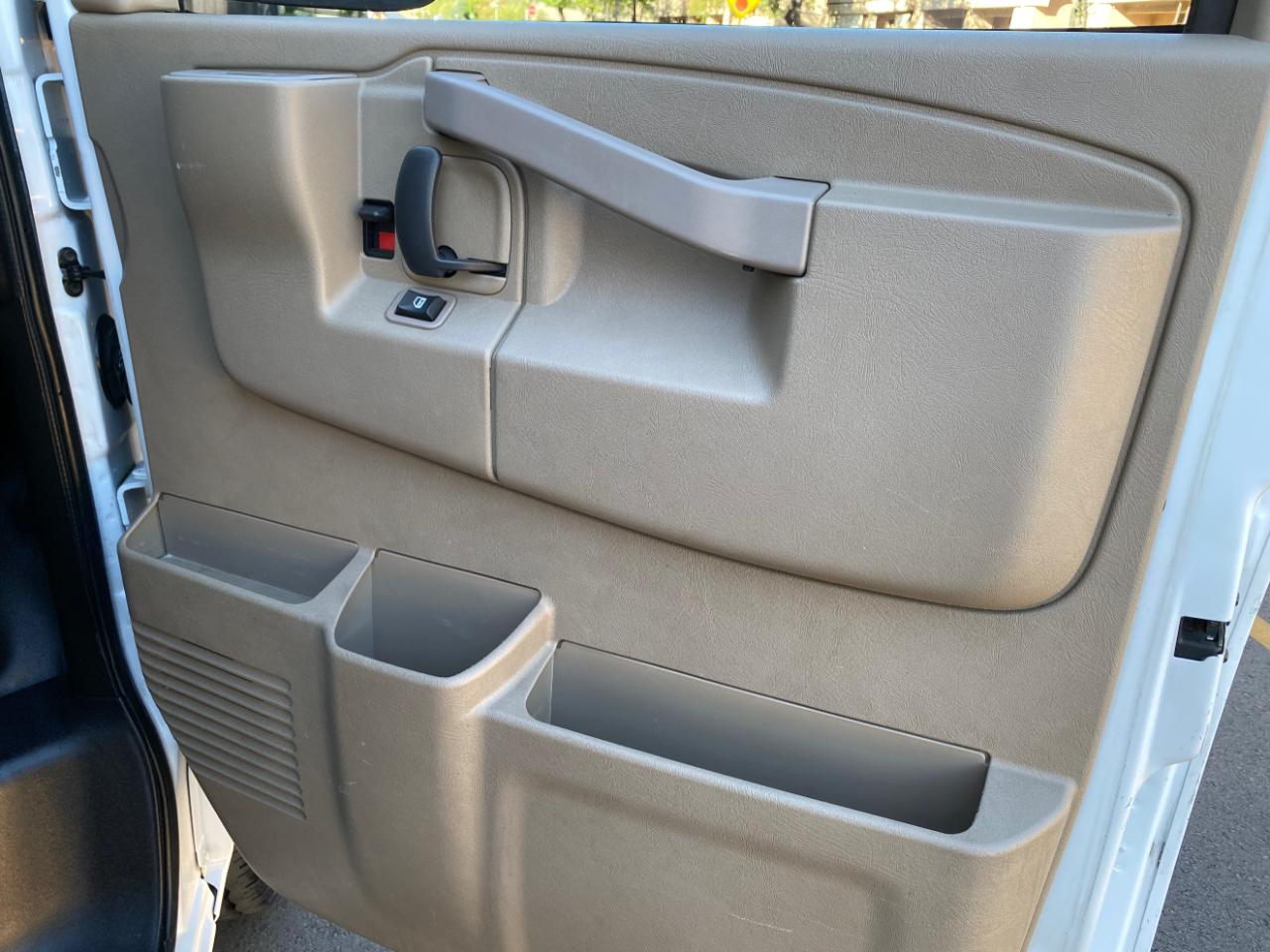 Chevrolet Express Cargo Van RWD 3500 155" 2017