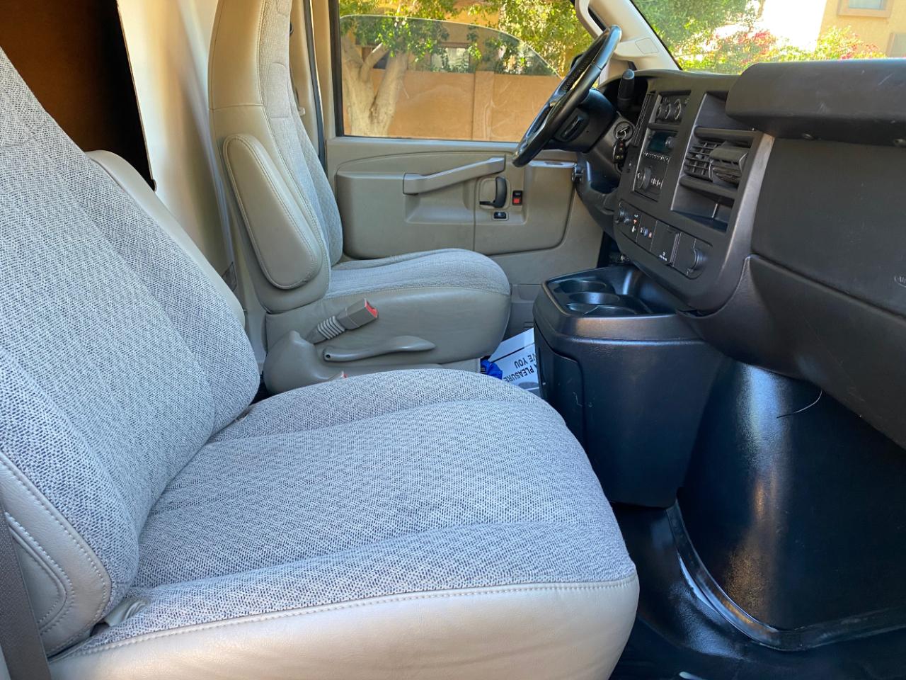 Chevrolet Express Cargo Van RWD 3500 155" 2017