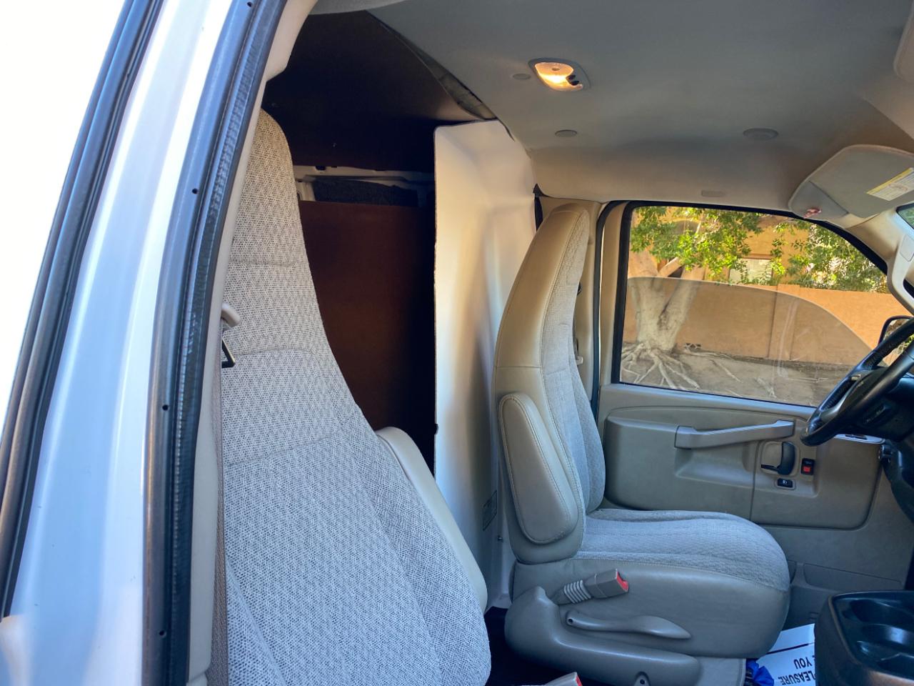 Chevrolet Express Cargo Van RWD 3500 155" 2017