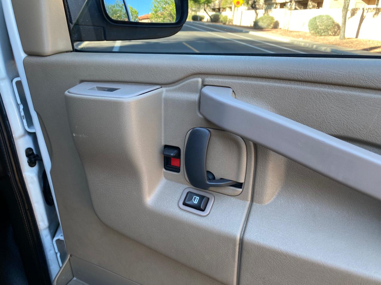 Chevrolet Express Cargo Van RWD 3500 155" 2017