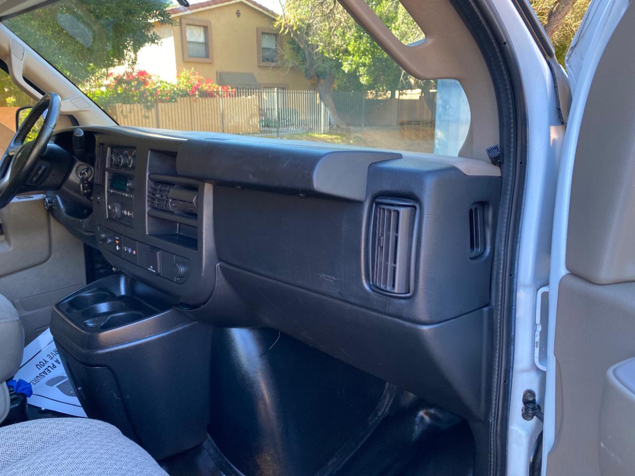 Chevrolet Express Cargo Van RWD 3500 155" 2017