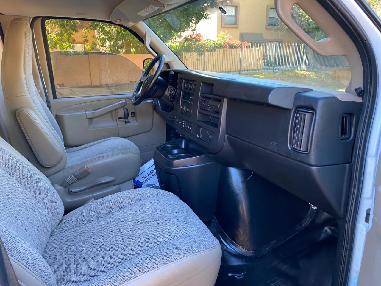 Chevrolet Express Cargo Van RWD 3500 155" 2017