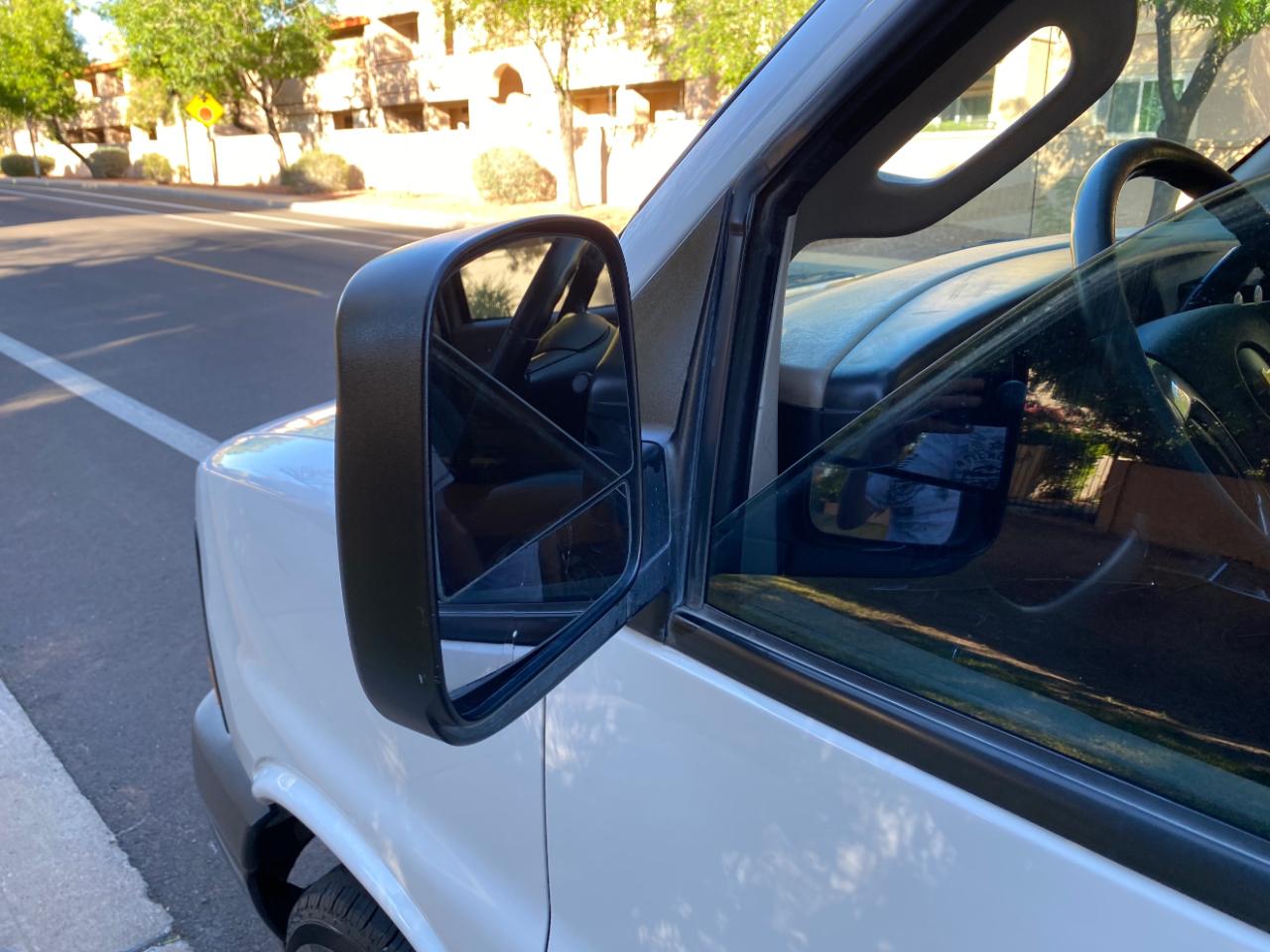 Chevrolet Express Cargo Van RWD 3500 155" 2017