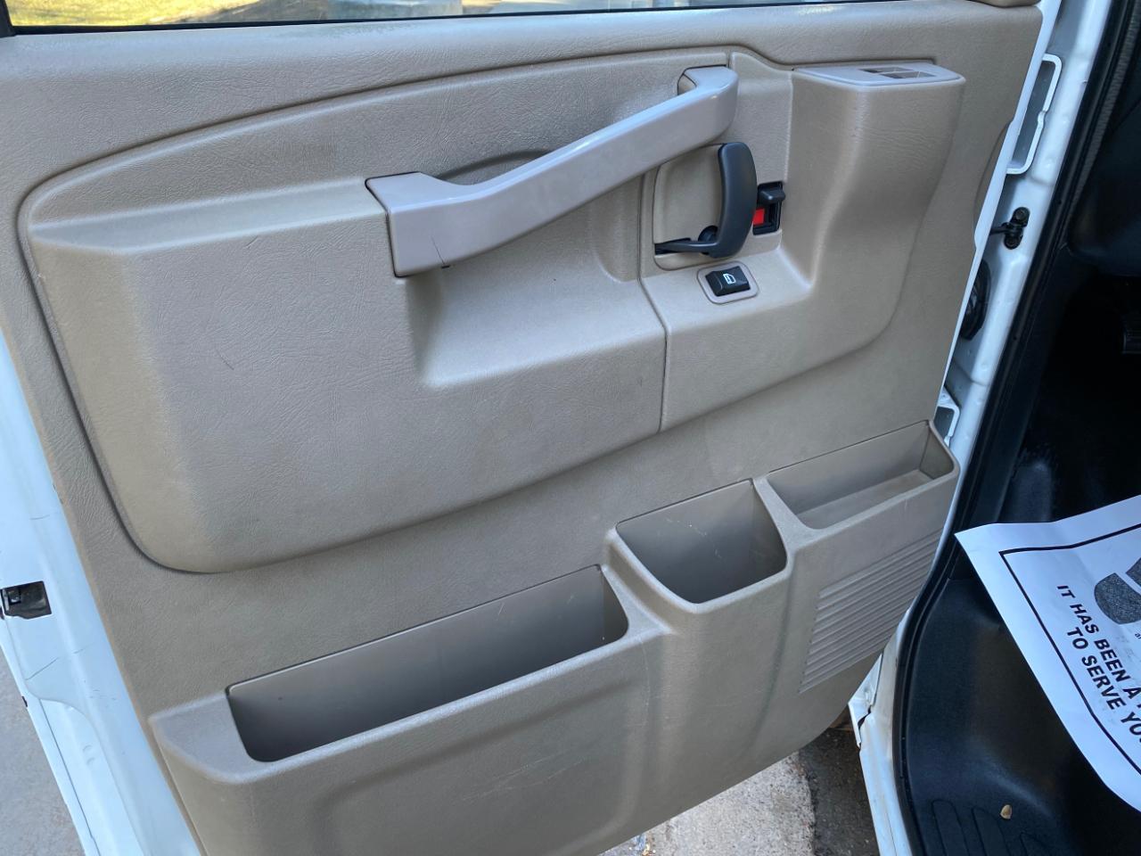 Chevrolet Express Cargo Van RWD 3500 155" 2017