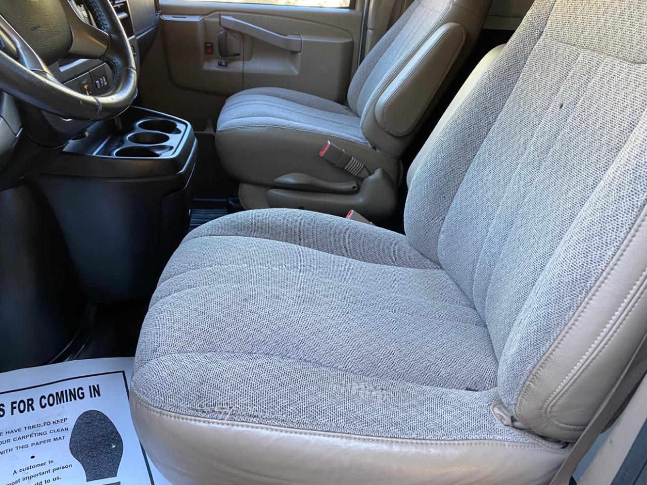 Chevrolet Express Cargo Van RWD 3500 155" 2017