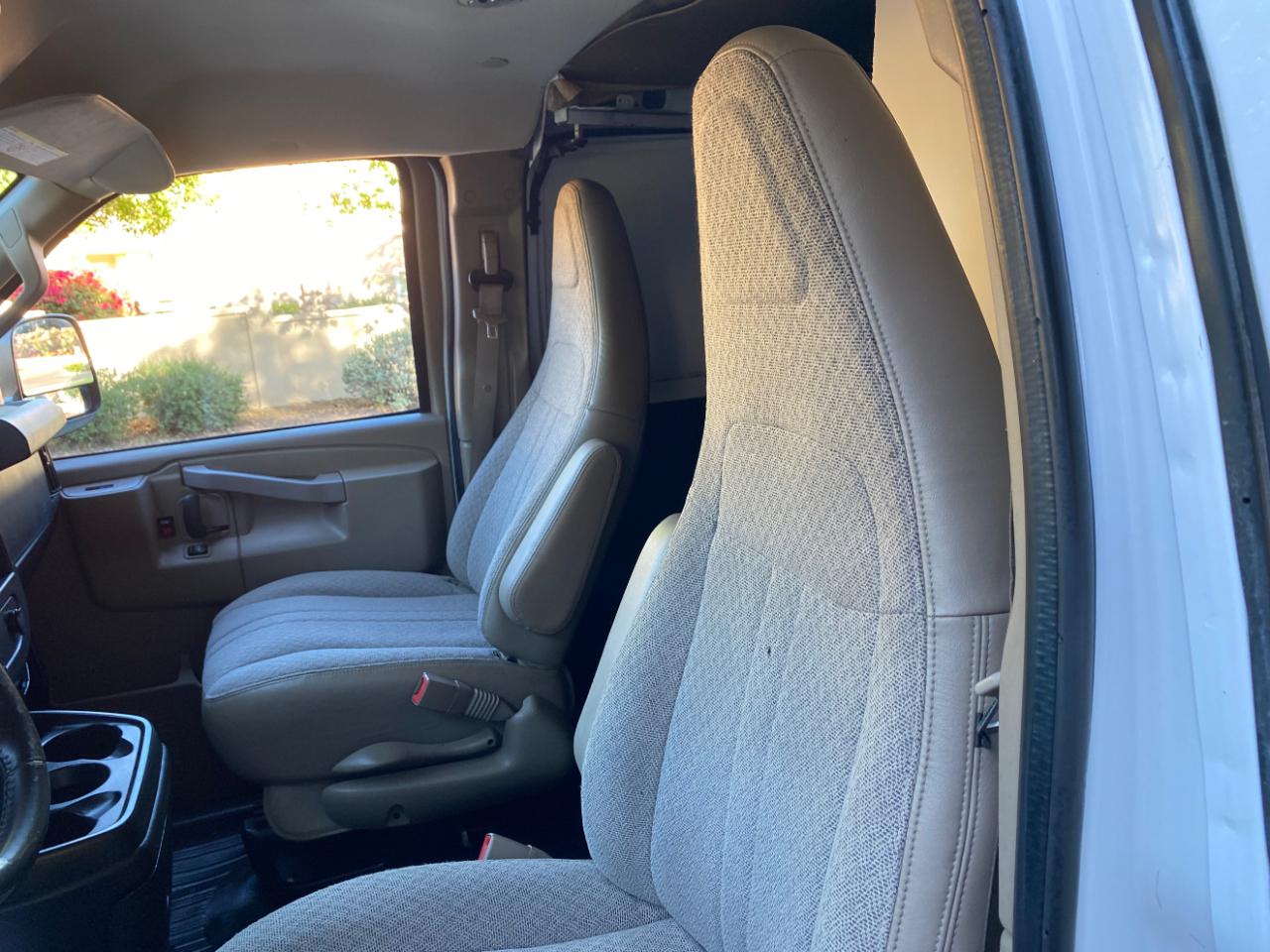 Chevrolet Express Cargo Van RWD 3500 155" 2017