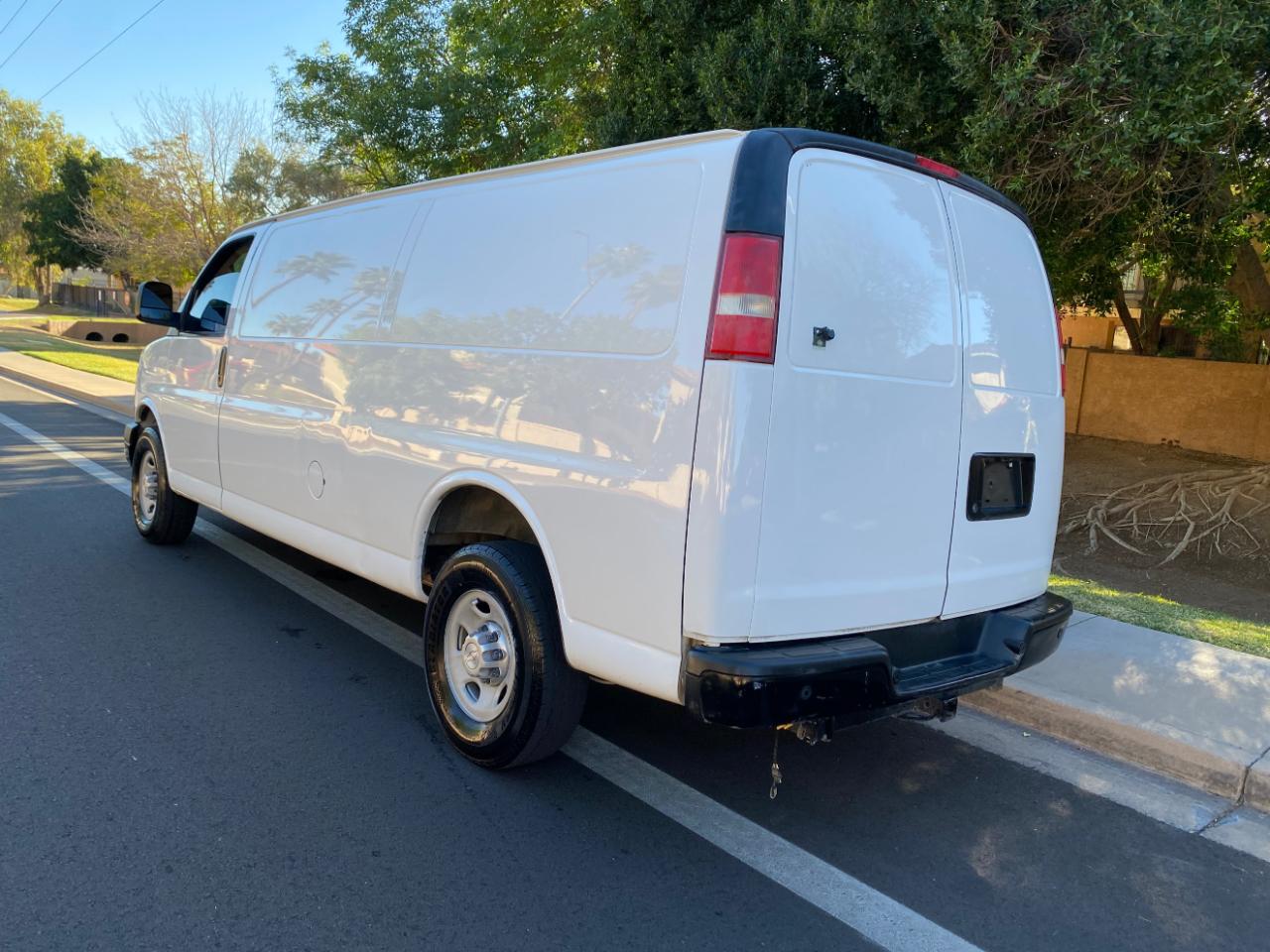 Chevrolet Express Cargo Van RWD 3500 155" 2017