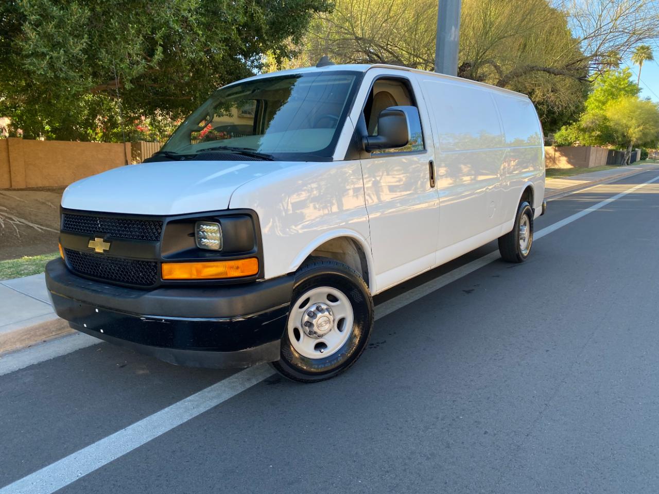 Chevrolet Express Cargo Van RWD 3500 155" 2017