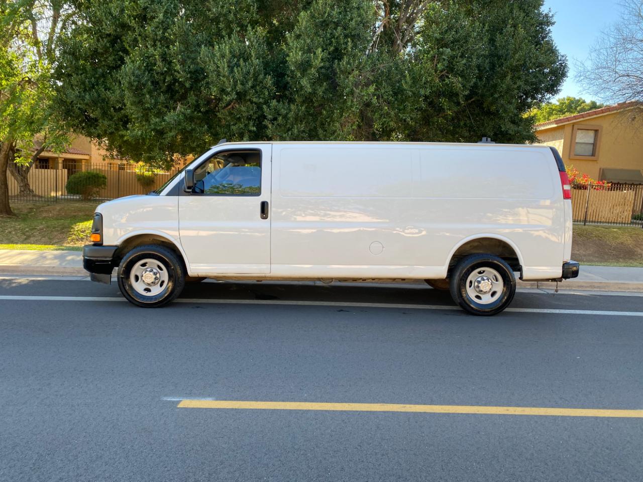 Chevrolet Express Cargo Van RWD 3500 155" 2017