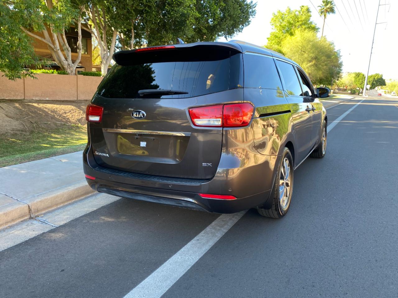 Kia Sedona 4dr Wgn SX 2016