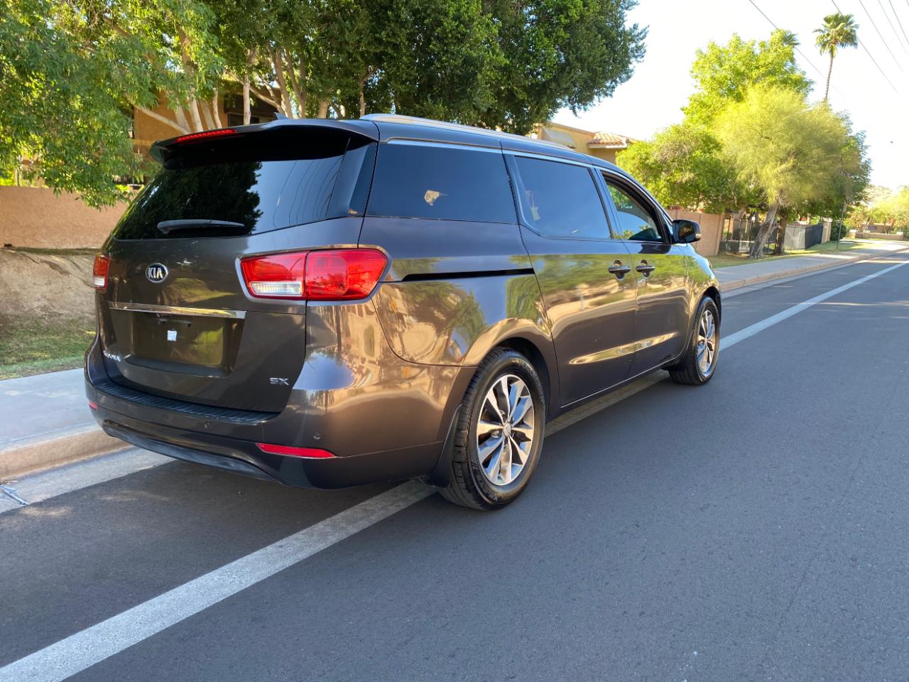 Kia Sedona 4dr Wgn SX 2016