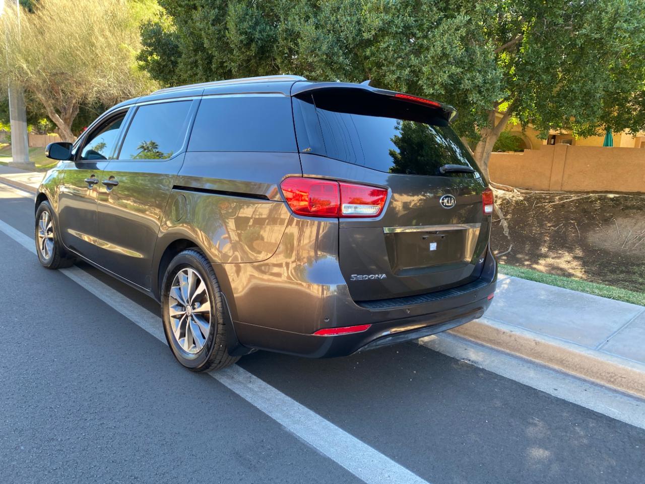 Kia Sedona 4dr Wgn SX 2016