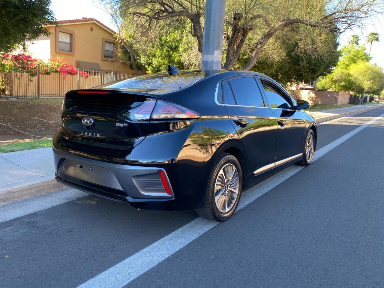 Hyundai Ioniq Plug-In Hybrid SEL Hatchback 2022