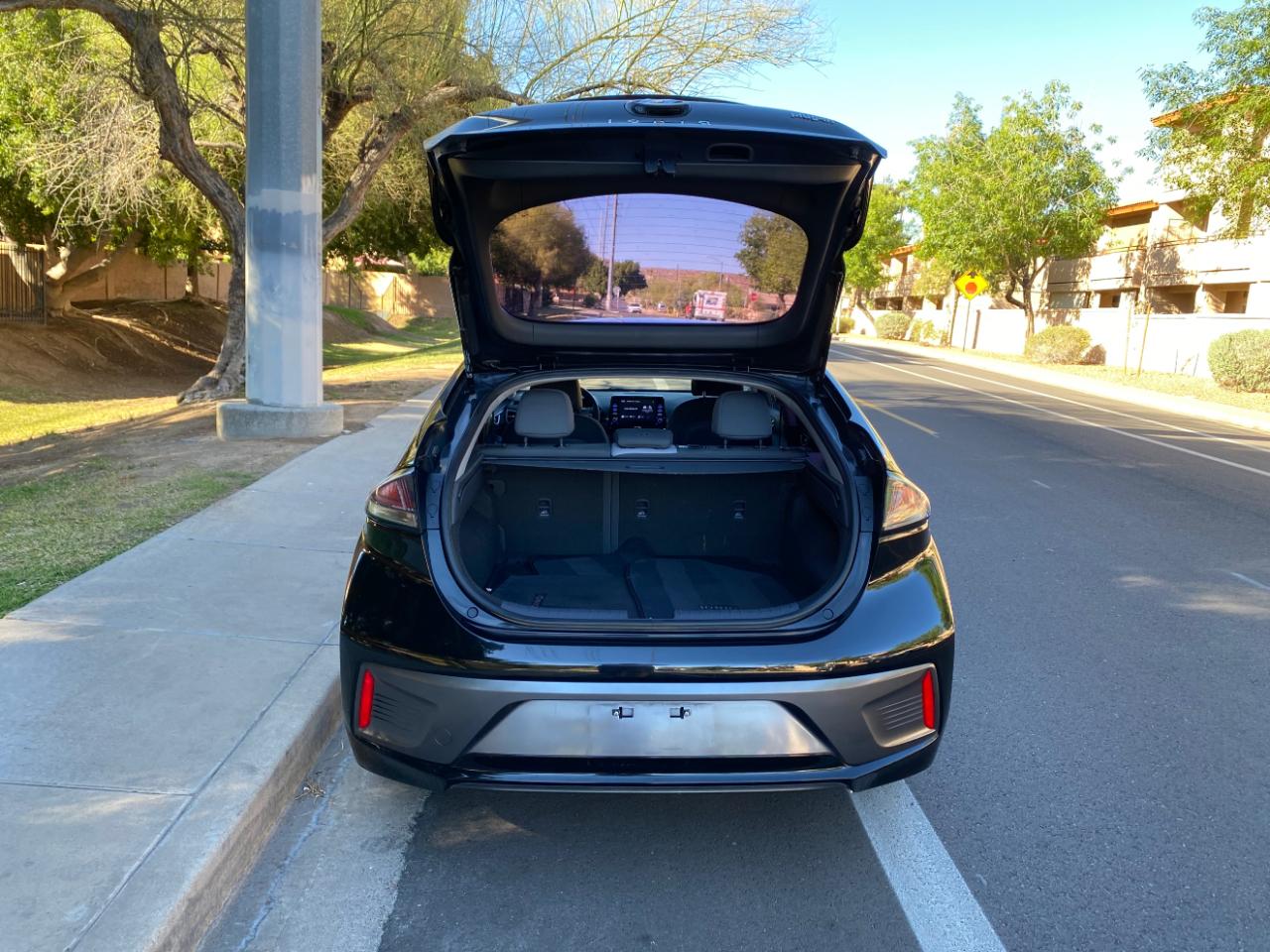 Hyundai Ioniq Plug-In Hybrid SEL Hatchback 2022