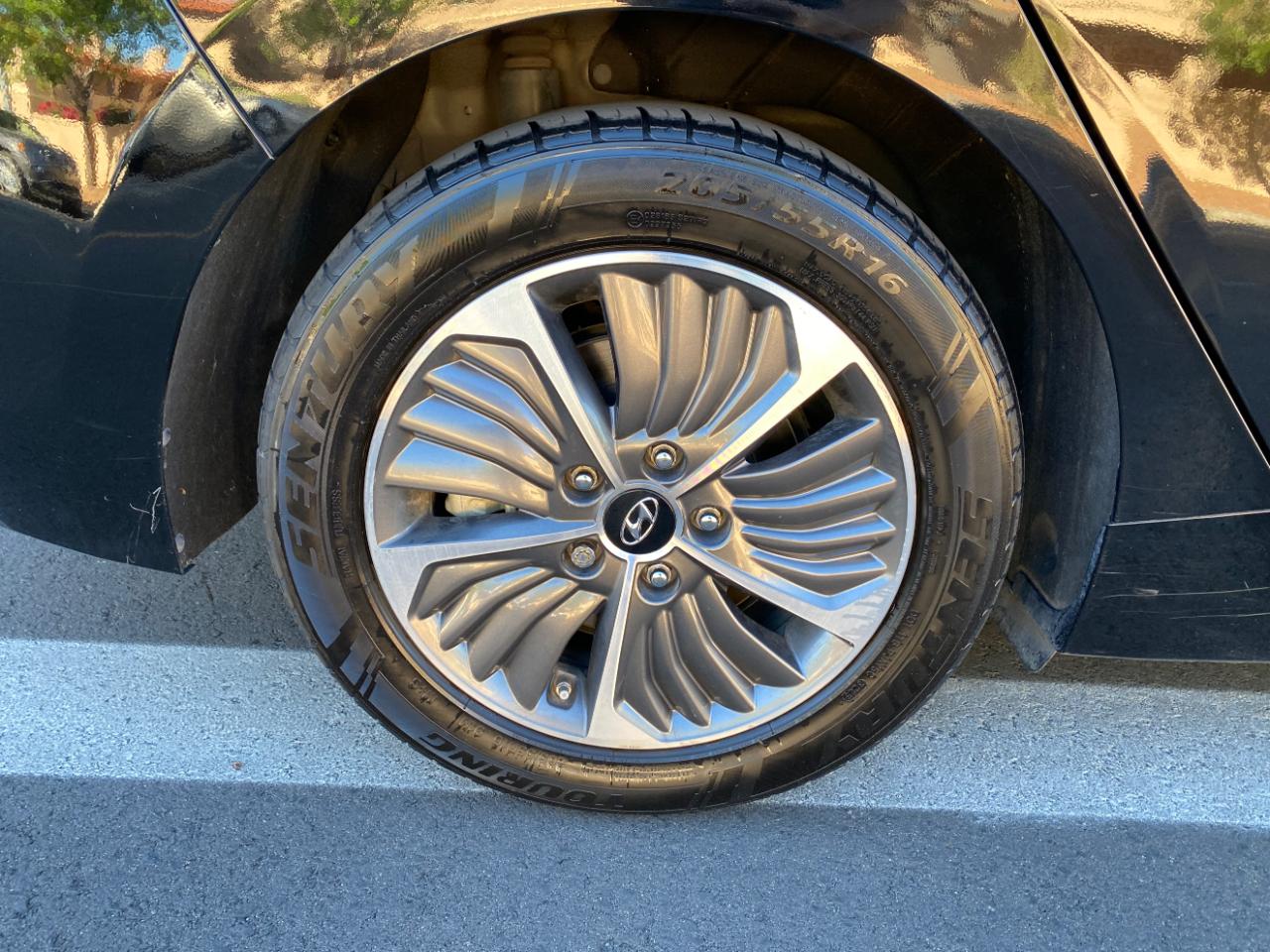 Hyundai Ioniq Plug-In Hybrid SEL Hatchback 2022