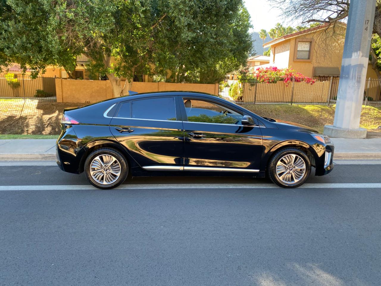 Hyundai Ioniq Plug-In Hybrid SEL Hatchback 2022