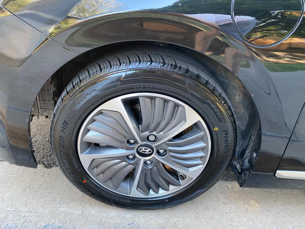 Hyundai Ioniq Plug-In Hybrid SEL Hatchback 2022