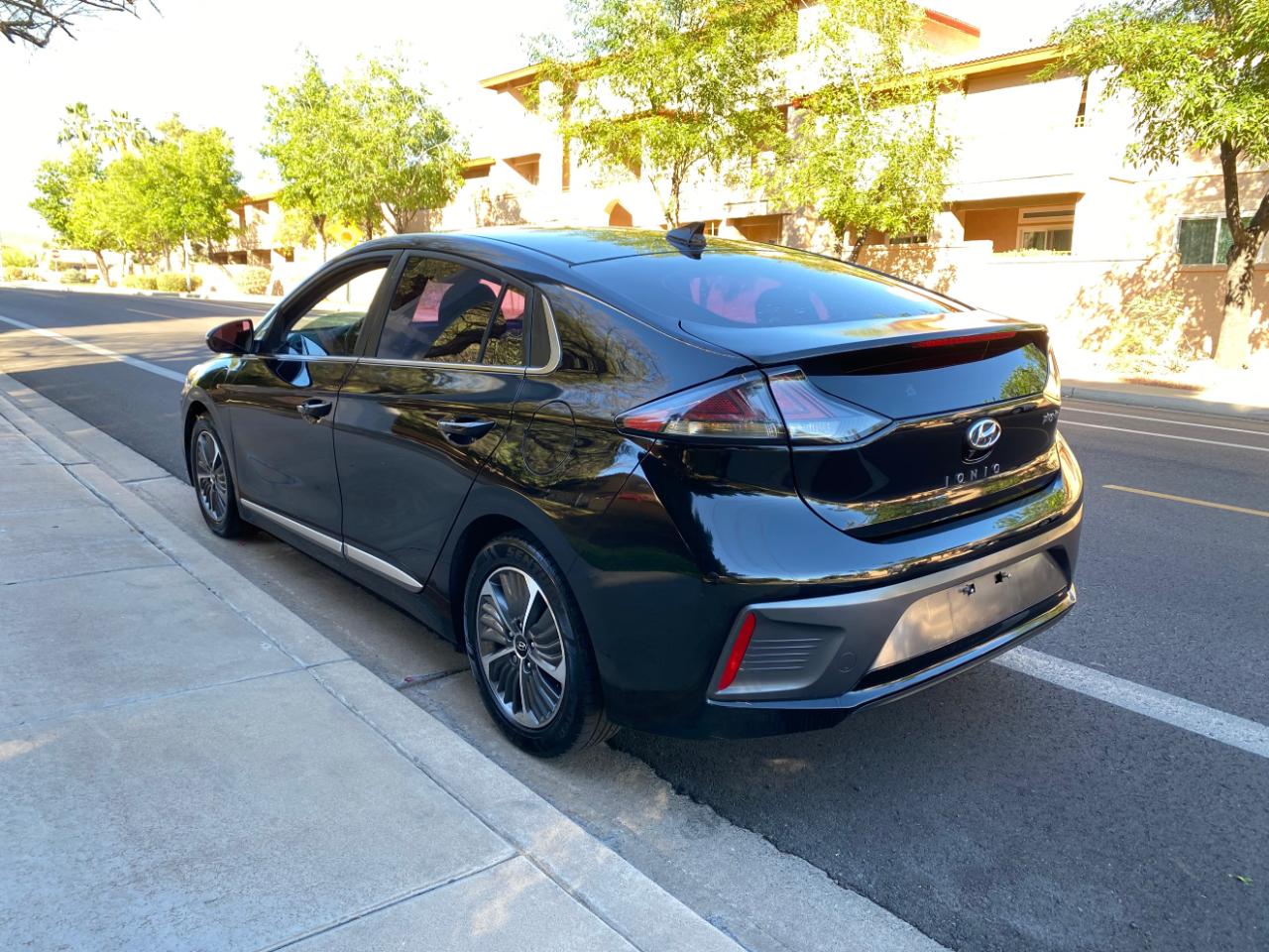 Hyundai Ioniq Plug-In Hybrid SEL Hatchback 2022