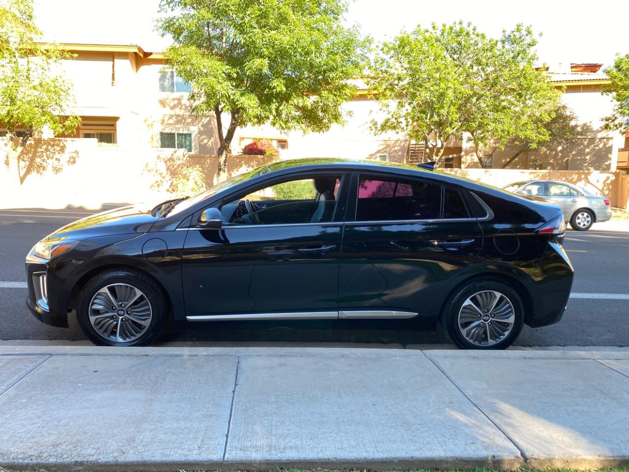 Hyundai Ioniq Plug-In Hybrid SEL Hatchback 2022