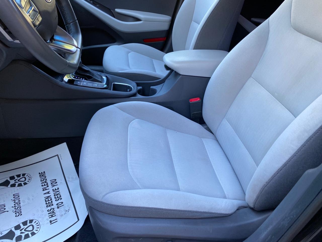 Hyundai Ioniq Plug-In Hybrid SEL Hatchback 2022