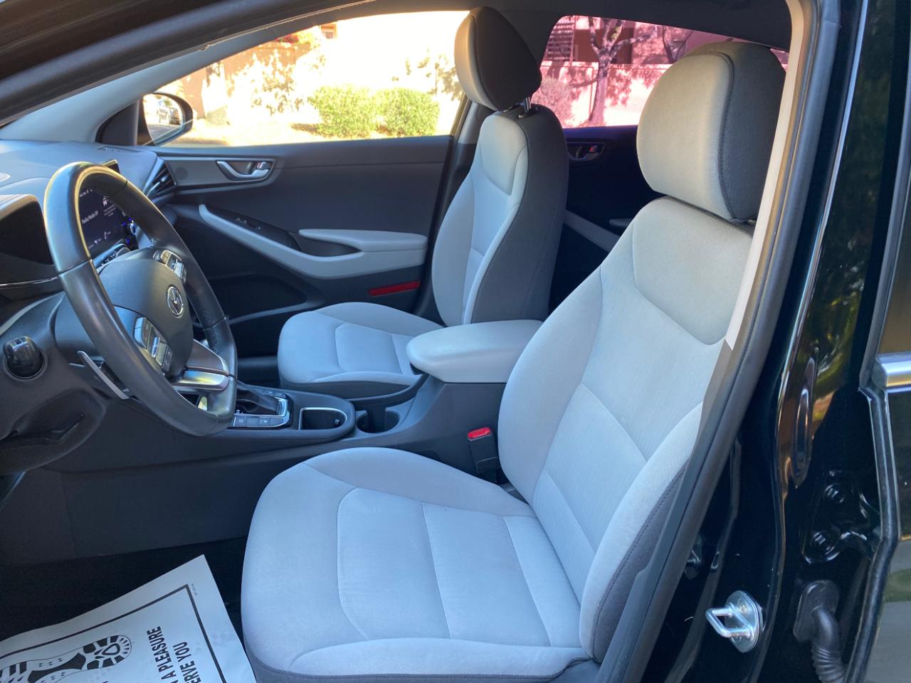 Hyundai Ioniq Plug-In Hybrid SEL Hatchback 2022