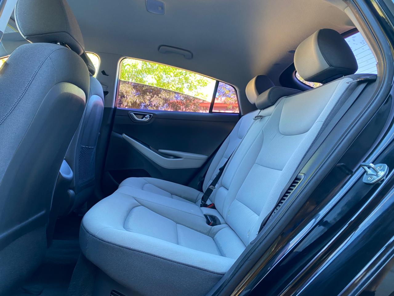 Hyundai Ioniq Plug-In Hybrid SEL Hatchback 2022