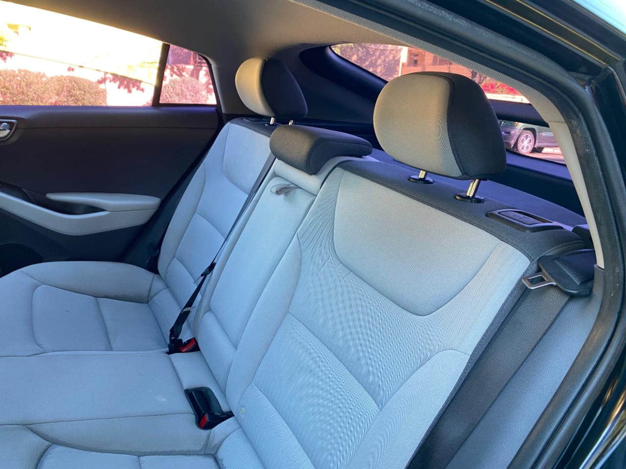 Hyundai Ioniq Plug-In Hybrid SEL Hatchback 2022